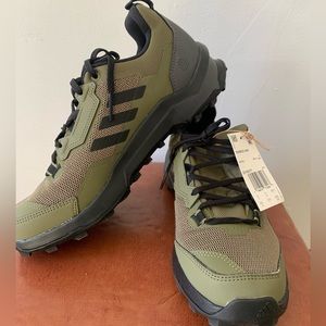 Adidas Terrex AX4:  hiking shoe